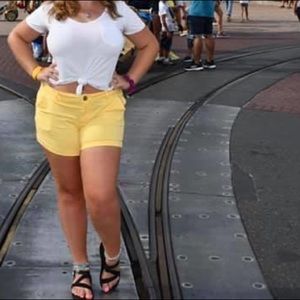 Yellow SO shorts 👖